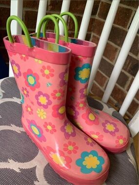 Girls' Pink Floral Rain Boots with Green Handles size 12/13
